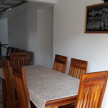 Yaarl Holiday Inn Джафна Екстер'єр фото