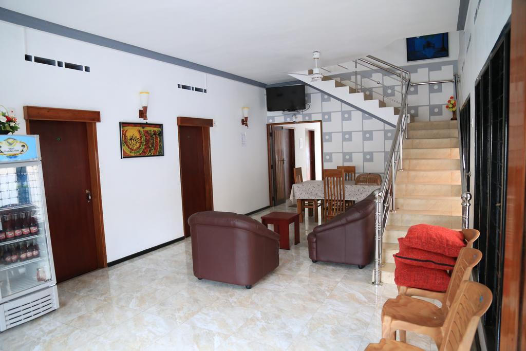 Yaarl Holiday Inn Джафна Екстер'єр фото