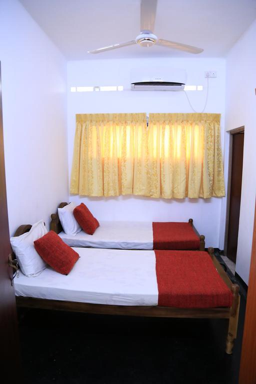 Yaarl Holiday Inn Джафна Екстер'єр фото