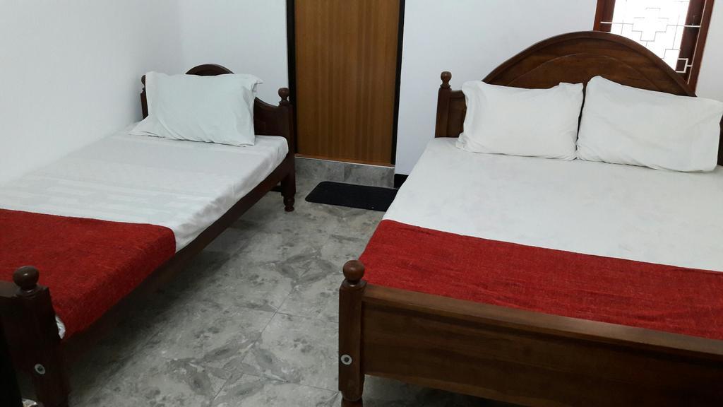 Yaarl Holiday Inn Джафна Екстер'єр фото