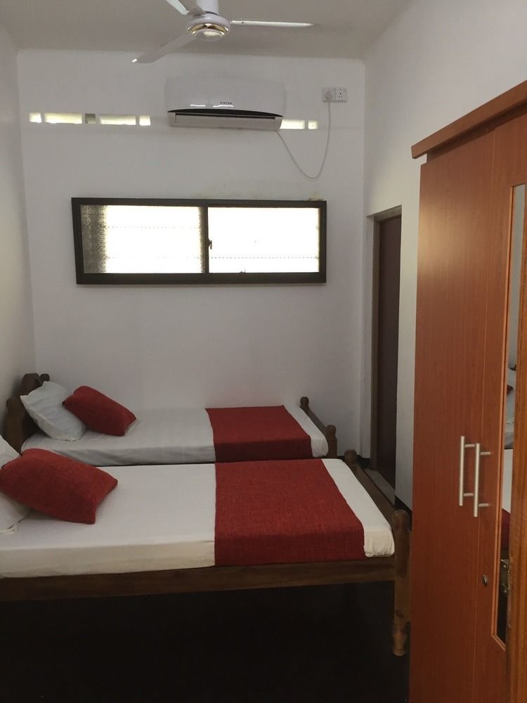 Yaarl Holiday Inn Джафна Екстер'єр фото